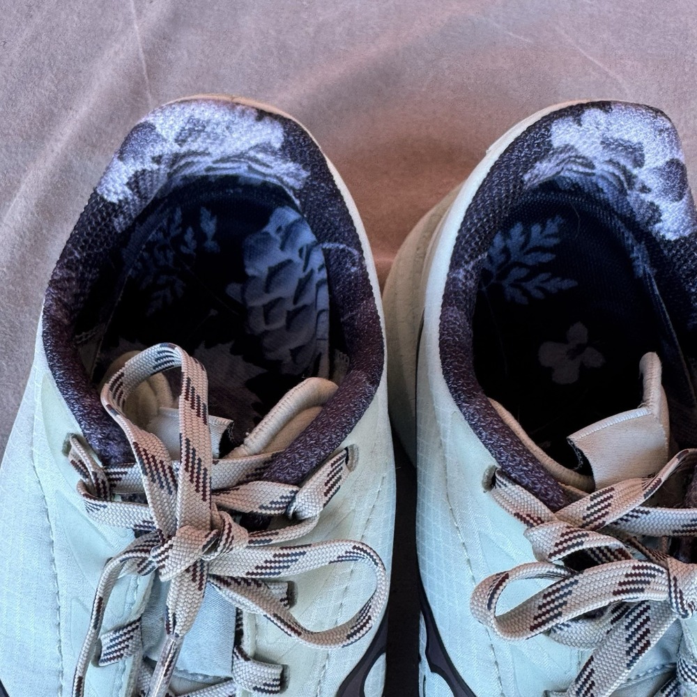 Saucony Women's White Running Shoes - Picture 6 of 12
